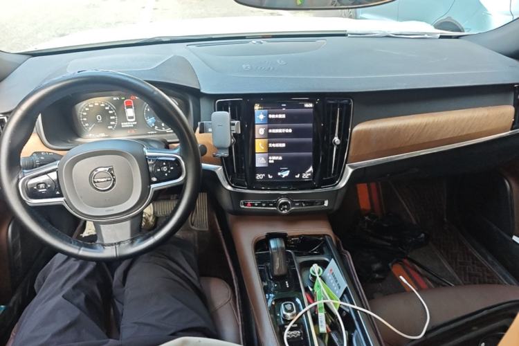 Used Volvo S90 2021 B5 Zhiyi Luxury Edition Center Console