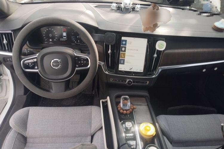 Used Volvo S90 2021 B5 Luxury Smart Edition Center Console