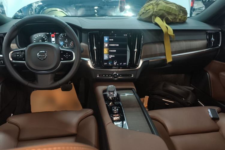 Used Volvo S90 2021 B5 Zhiyuan Luxury Edition Center Console
