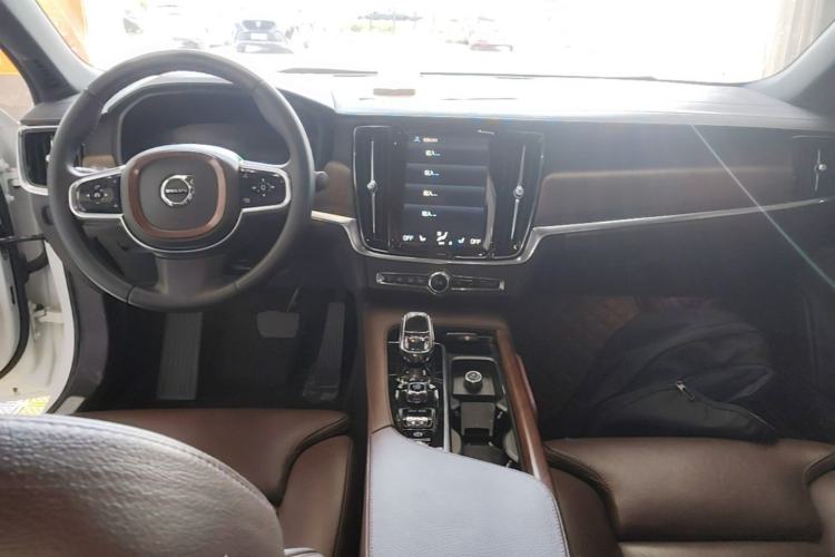 Used Volvo S90 2021 B5 Zhiyuan Luxury Edition Center Console