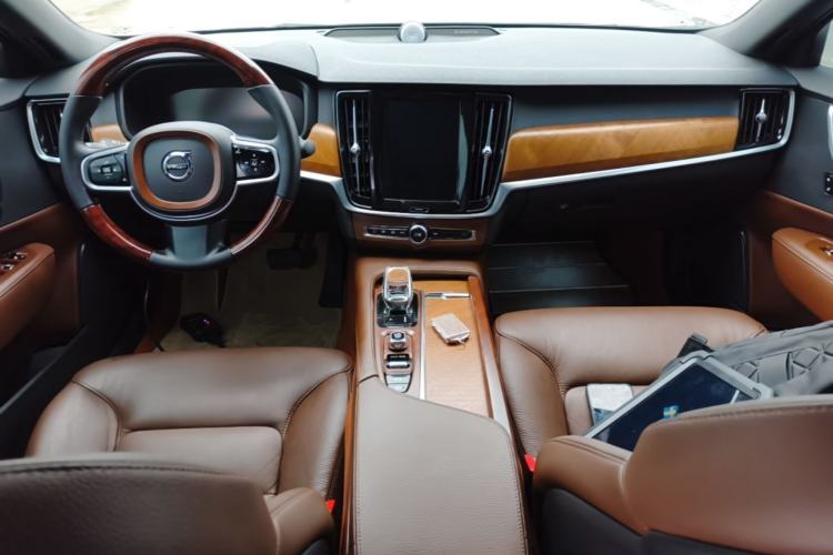 Used Volvo S90 2021 B5 Zhiyi Luxury Edition Center Console