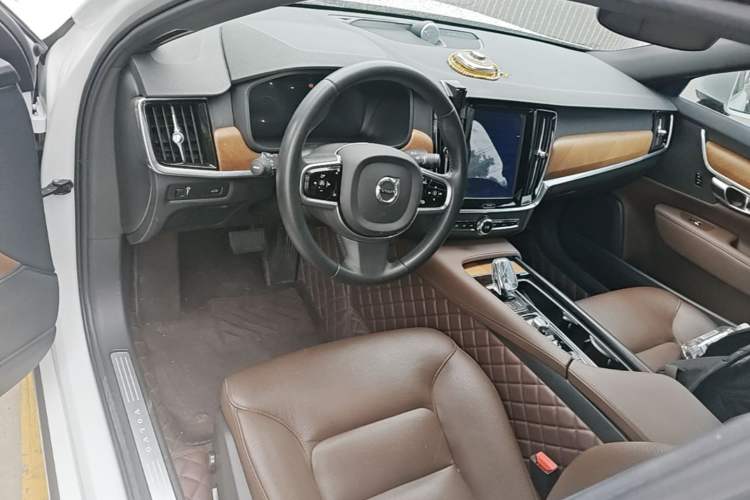 Used Volvo S90 2021 B5 Zhiyi Luxury Edition Center Console