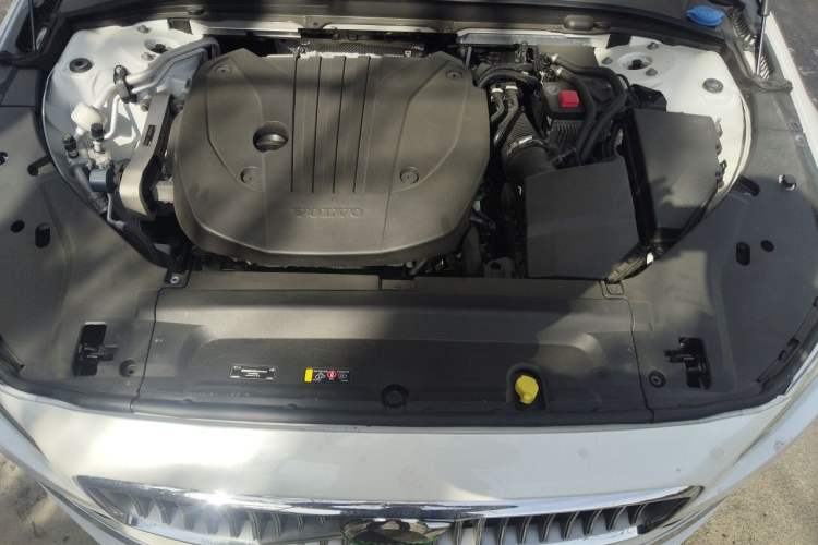 Used Volvo S90 2021 B5 Luxury Smart Edition Engine Bay