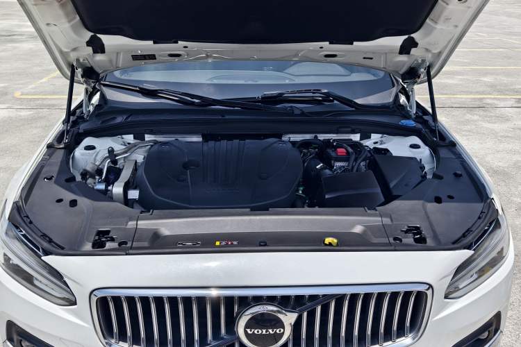 Used Volvo S90 2021 B5 Zhiyi Luxury Edition Engine Bay