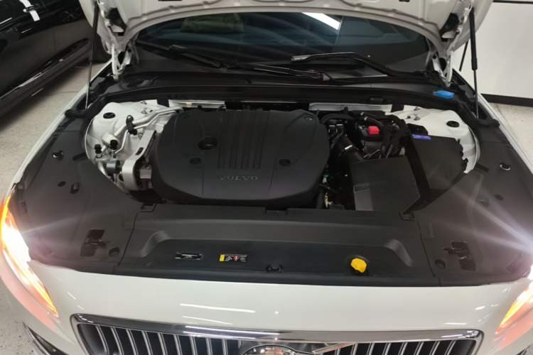 Used Volvo S90 2021 B5 Zhiyuan Luxury Edition Engine Bay