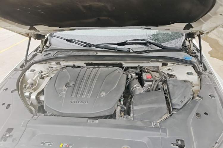 Used Volvo S90 2021 B5 Zhiyi Luxury Edition Engine Bay