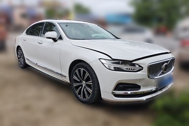 Used Volvo S90 2021 B5 Zhiyi Luxury Edition Front Right 45 Deg