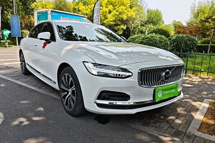Used Volvo S90 2021 B5 Zhiyi Luxury Edition Front Right 45 Deg