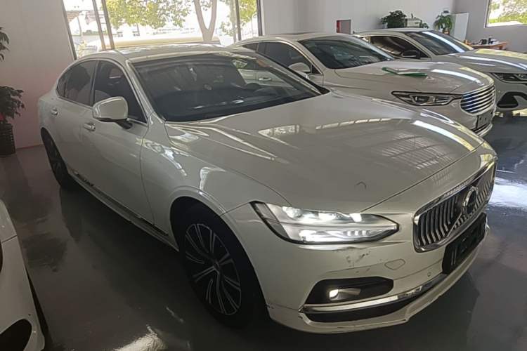 Used Volvo S90 2021 B5 Zhiyuan Luxury Edition Front Right 45 Deg
