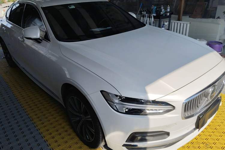 Used Volvo S90 2021 B5 Zhiyuan Luxury Edition Front Right 45 Deg