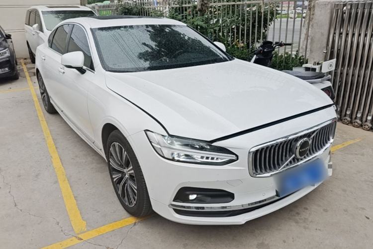 Used Volvo S90 2021 B5 Zhiyi Luxury Edition Front Right 45 Deg