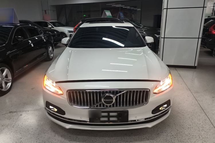 Used Volvo S90 2021 B5 Zhiyuan Luxury Edition Front
