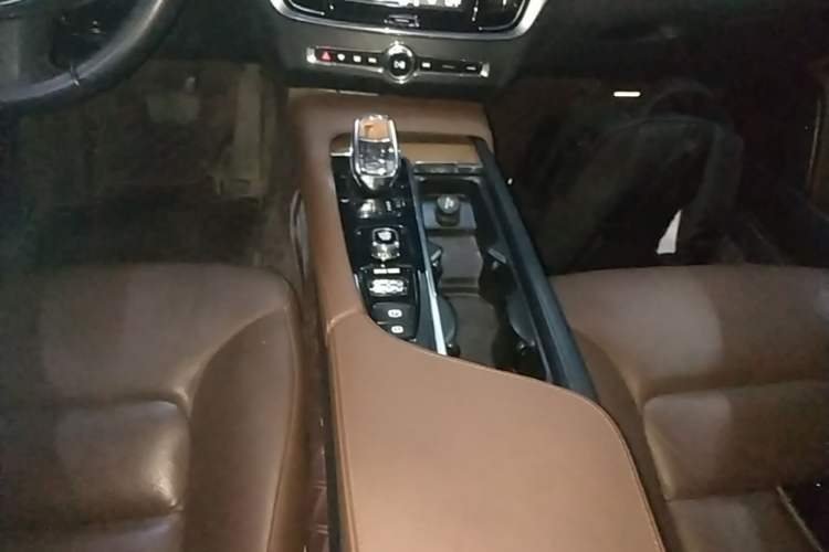 Used Volvo S90 2021 B5 Zhiyi Luxury Edition Gear Lever