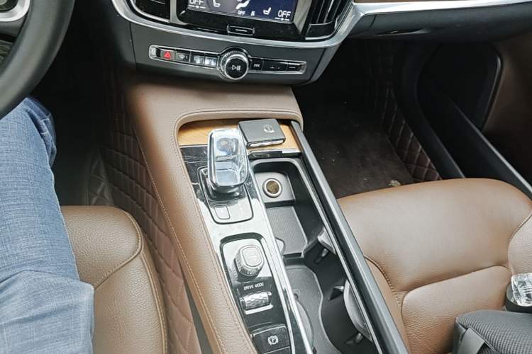 Used Volvo S90 2021 B5 Zhiyi Luxury Edition Gear Lever