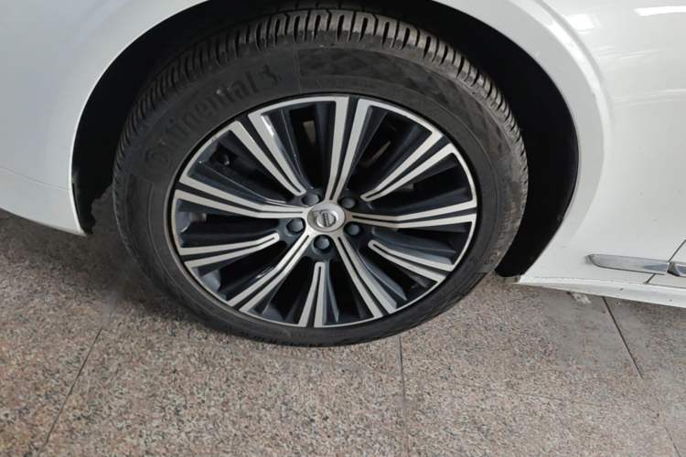 Used Volvo S90 2021 B5 Zhiyuan Luxury Edition Left Front Wheel Hub