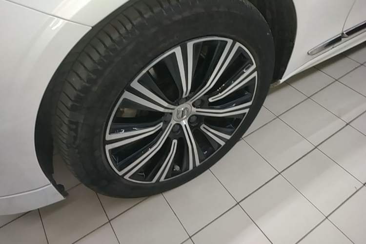 Used Volvo S90 2021 B5 Zhiyi Luxury Edition Left Front Wheel Hub