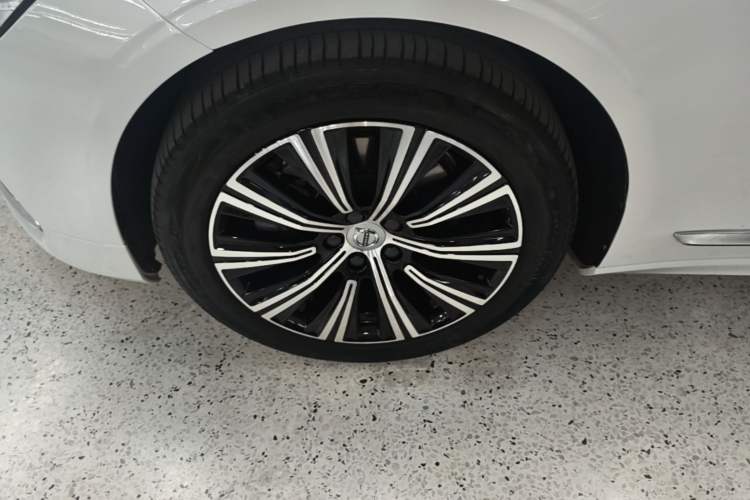 Used Volvo S90 2021 B5 Zhiyuan Luxury Edition Left Front Wheel Hub