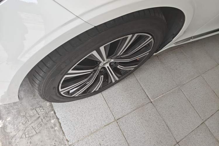 Used Volvo S90 2021 B5 Zhiyuan Luxury Edition Left Front Wheel Hub