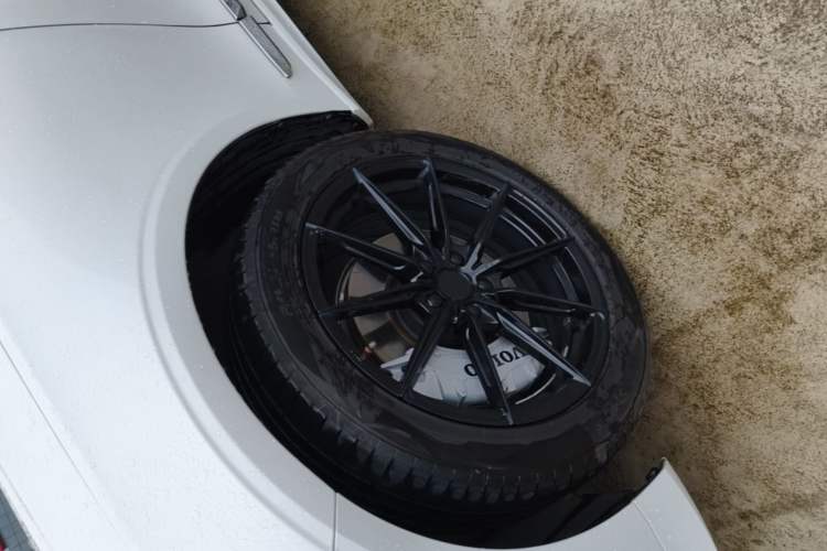 Used Volvo S90 2021 B5 Zhiyi Luxury Edition Left Front Wheel Hub