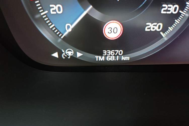 Used Volvo S90 2021 B5 Zhiyuan Luxury Edition Odometer Close Up