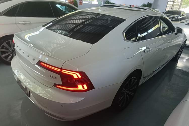 Used Volvo S90 2021 B5 Zhiyuan Luxury Edition Rear Right 45 Deg