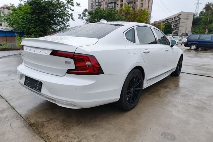 Used Volvo S90 2021 B5 Zhiyi Luxury Edition Rear Right 45 Deg