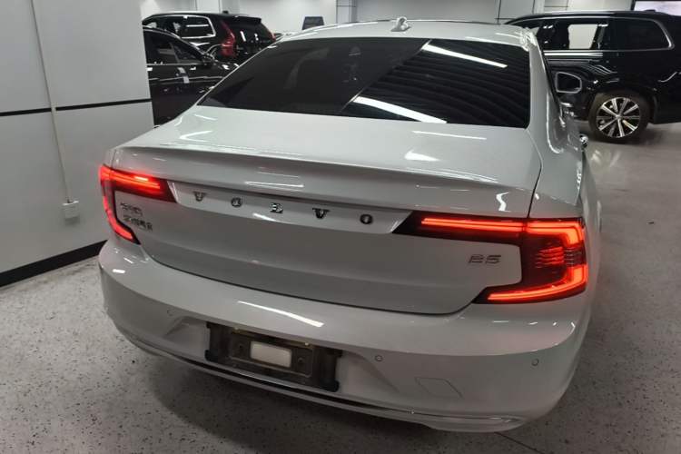 Used Volvo S90 2021 B5 Zhiyuan Luxury Edition Rear