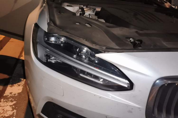 Used Volvo S90 2021 B5 Luxury Smart Edition Right Front Headlight