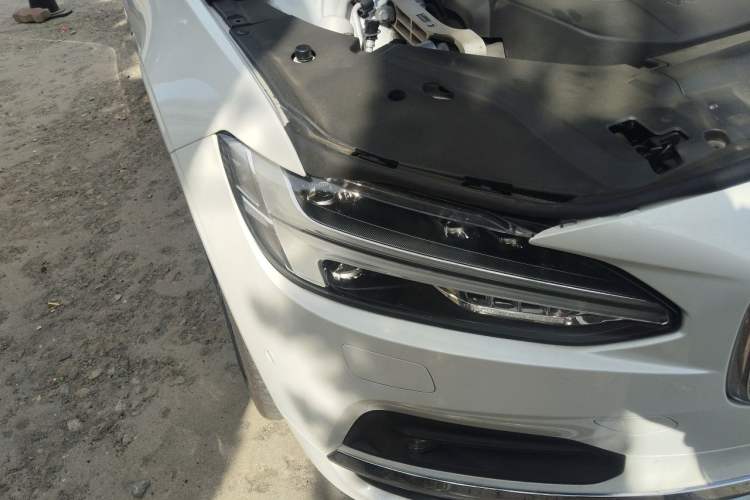 Used Volvo S90 2021 B5 Luxury Smart Edition Right Front Headlight