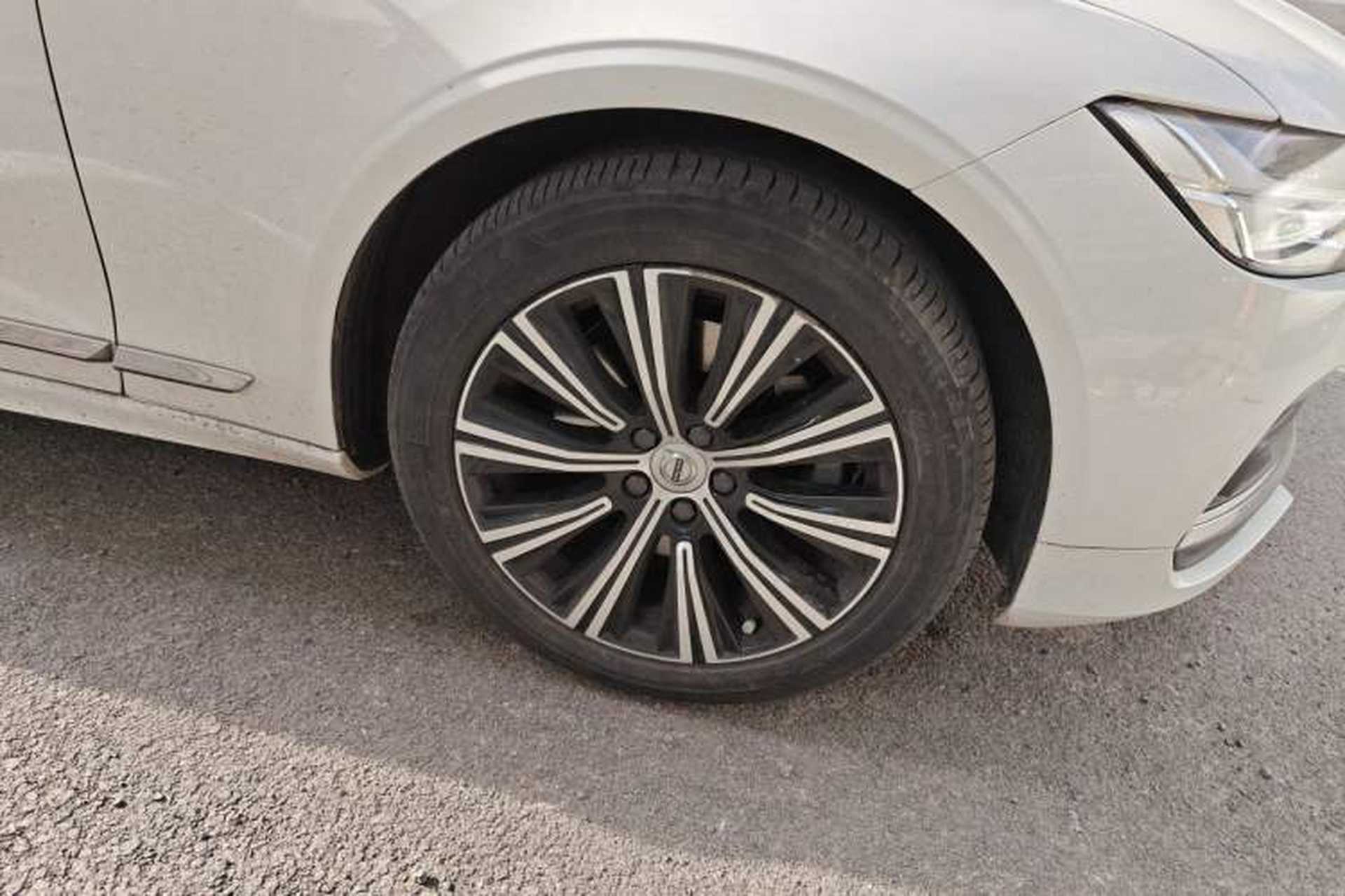 Used Volvo S90 2021 B5 Zhiyi Luxury Edition Right Front Wheel Hub