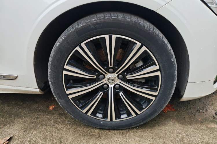 Used Volvo S90 2021 B5 Zhiyi Luxury Edition Right Front Wheel Hub