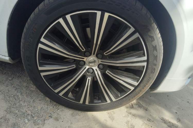 Used Volvo S90 2021 B5 Luxury Smart Edition Right Front Wheel Hub