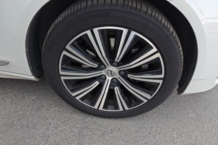 Used Volvo S90 2021 B5 Zhiyuan Luxury Edition Right Front Wheel Hub