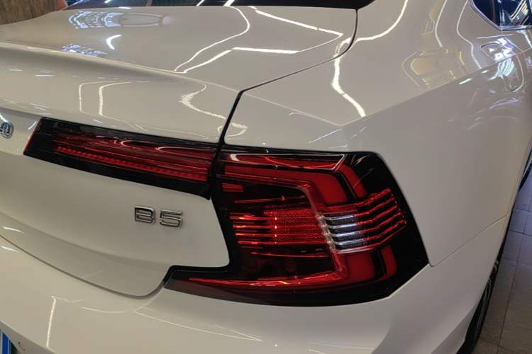 Used Volvo S90 2021 B5 Zhiyuan Luxury Edition Right Rear Taillight