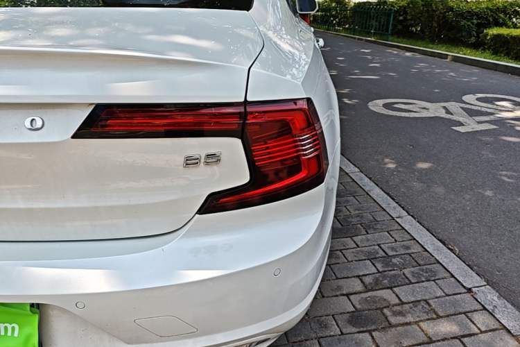 Used Volvo S90 2021 B5 Zhiyi Luxury Edition Right Rear Taillight