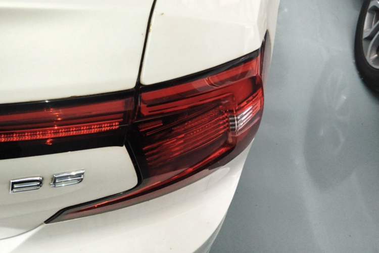Used Volvo S90 2021 B5 Zhiyuan Luxury Edition Right Rear Taillight