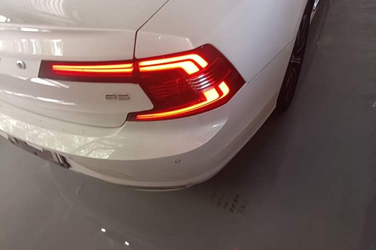 Used Volvo S90 2021 B5 Zhiyuan Luxury Edition Right Rear Taillight