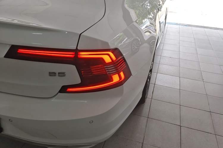 Used Volvo S90 2021 B5 Zhiyuan Luxury Edition Right Rear Taillight