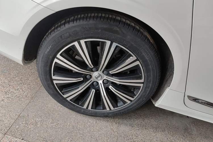Used Volvo S90 2021 B5 Zhiyuan Luxury Edition Right Rear Wheel Hub