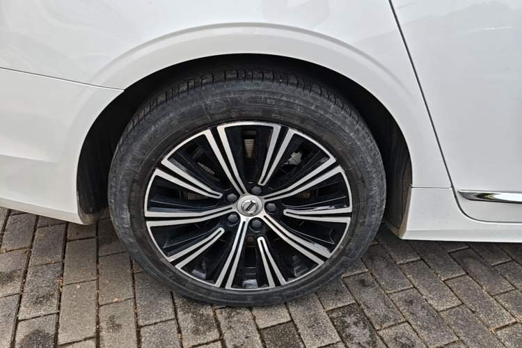 Used Volvo S90 2021 B5 Zhiyi Luxury Edition Right Rear Wheel Hub