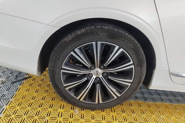 Used Volvo S90 2021 B5 Zhiyuan Luxury Edition Right Rear Wheel Hub