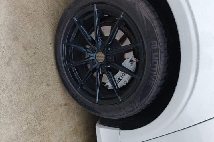 Used Volvo S90 2021 B5 Zhiyi Luxury Edition Right Rear Wheel Hub