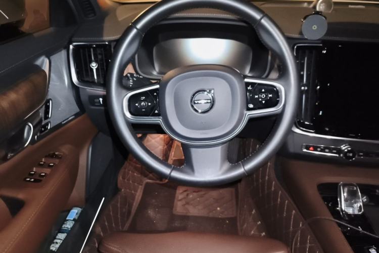 Used Volvo S90 2021 B5 Luxury Smart Edition Steering Wheel