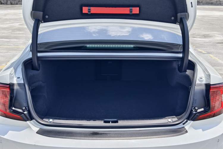 Used Volvo S90 2021 B5 Zhiyi Luxury Edition Trunk