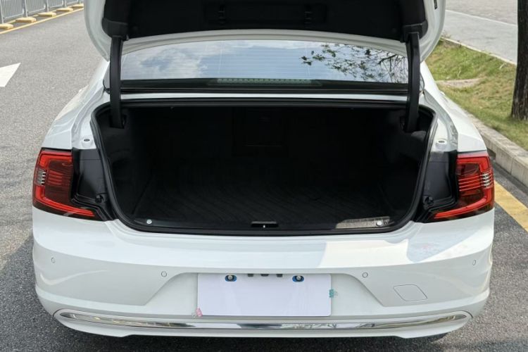 Used Volvo S90 2021 B5 Zhiyuan Luxury Edition Trunk