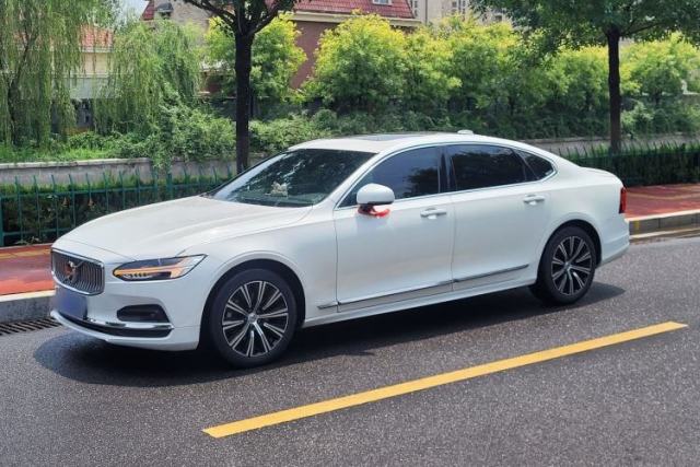 Ojetý Volvo S90 2021 B5 Zhiyi Luxury Edition