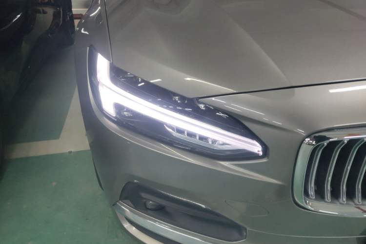 Used Volvo S90 2021 B5 Zhiyuan Luxury Edition Exterior 4