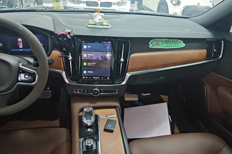 Used Volvo S90 2022 B5 Zhiyi Luxury Edition Audio And AC Panel
