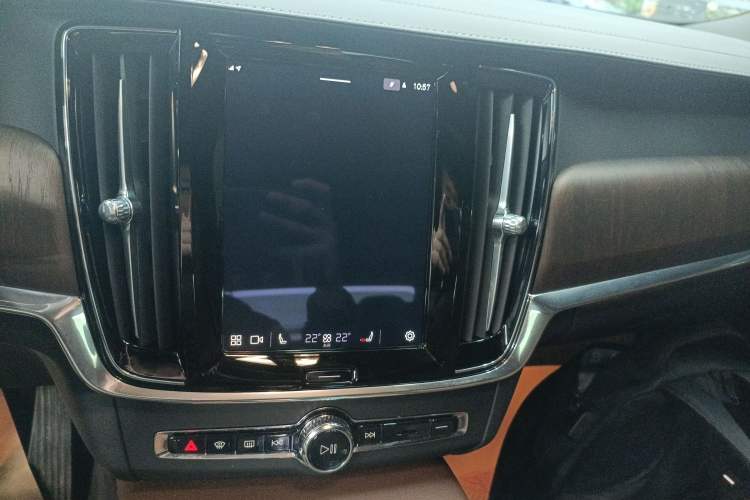Used Volvo S90 2022 B5 Zhiyuan Luxury Edition Audio And AC Panel