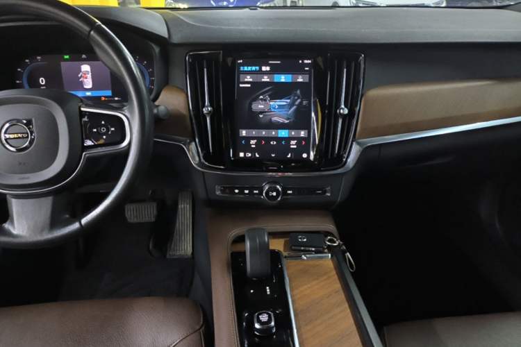 Used Volvo S90 2022 B5 Zhiyi Luxury Edition Audio And AC Panel